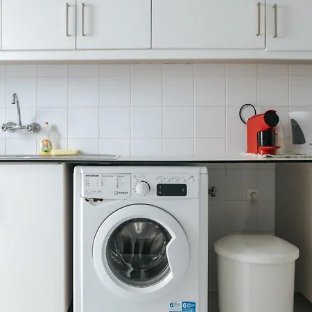 Aquilla Family 301 Lisbon